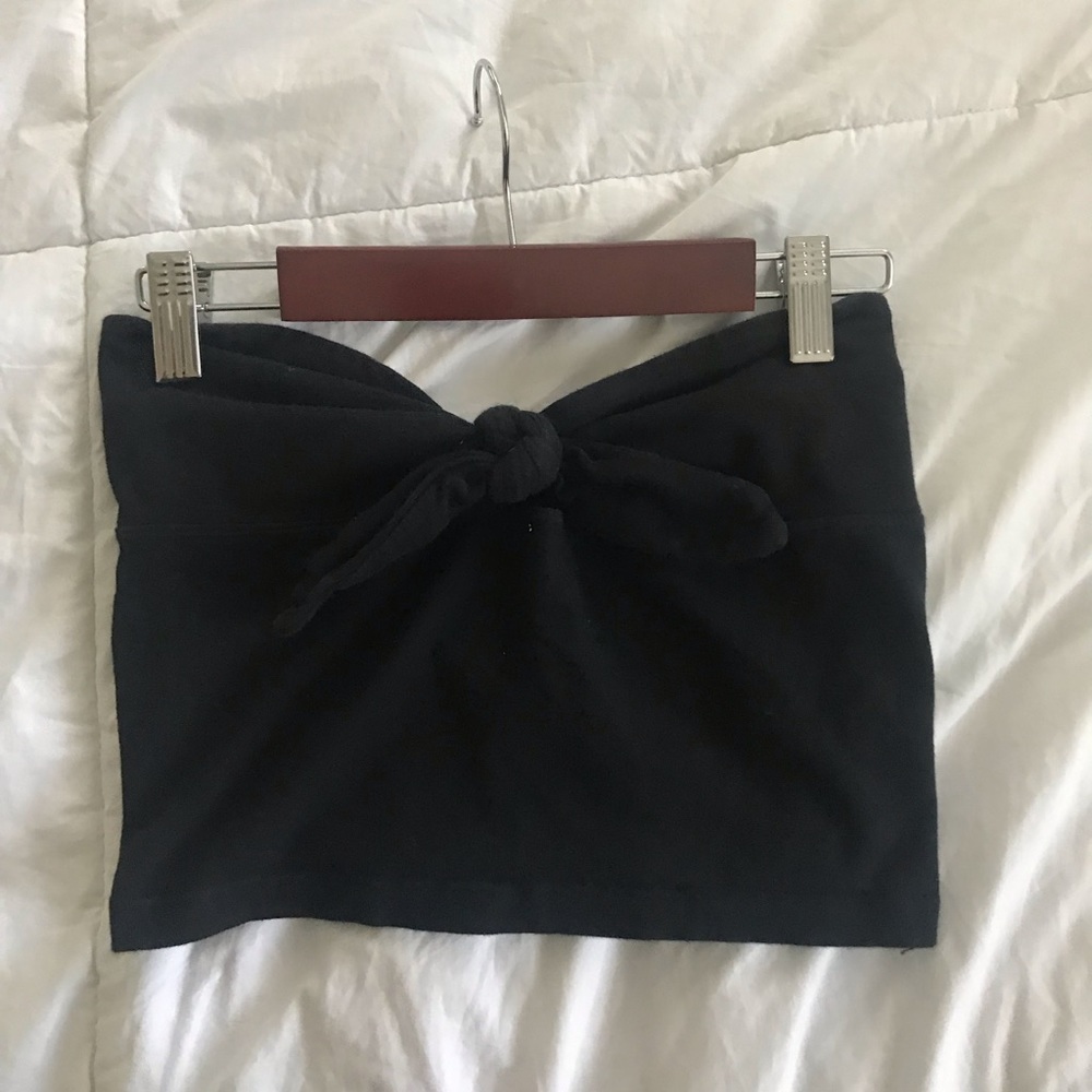 Black tie front crop top
